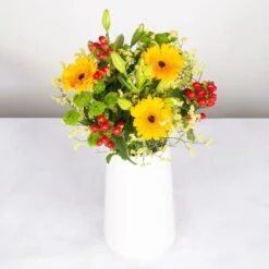 Gemischter Blumenbund 'Sonnentag' Inkl. Gratis Grußkarte 7 Gemischter Blumenbund 'Sonnentag' Inkl. Gratis Grußkarte -Günstiges Saat Zeit Geschäft 1025700015 DIY Mixbund Sonnentag Germini Hypericum Statice Lilie Santini 2 94588